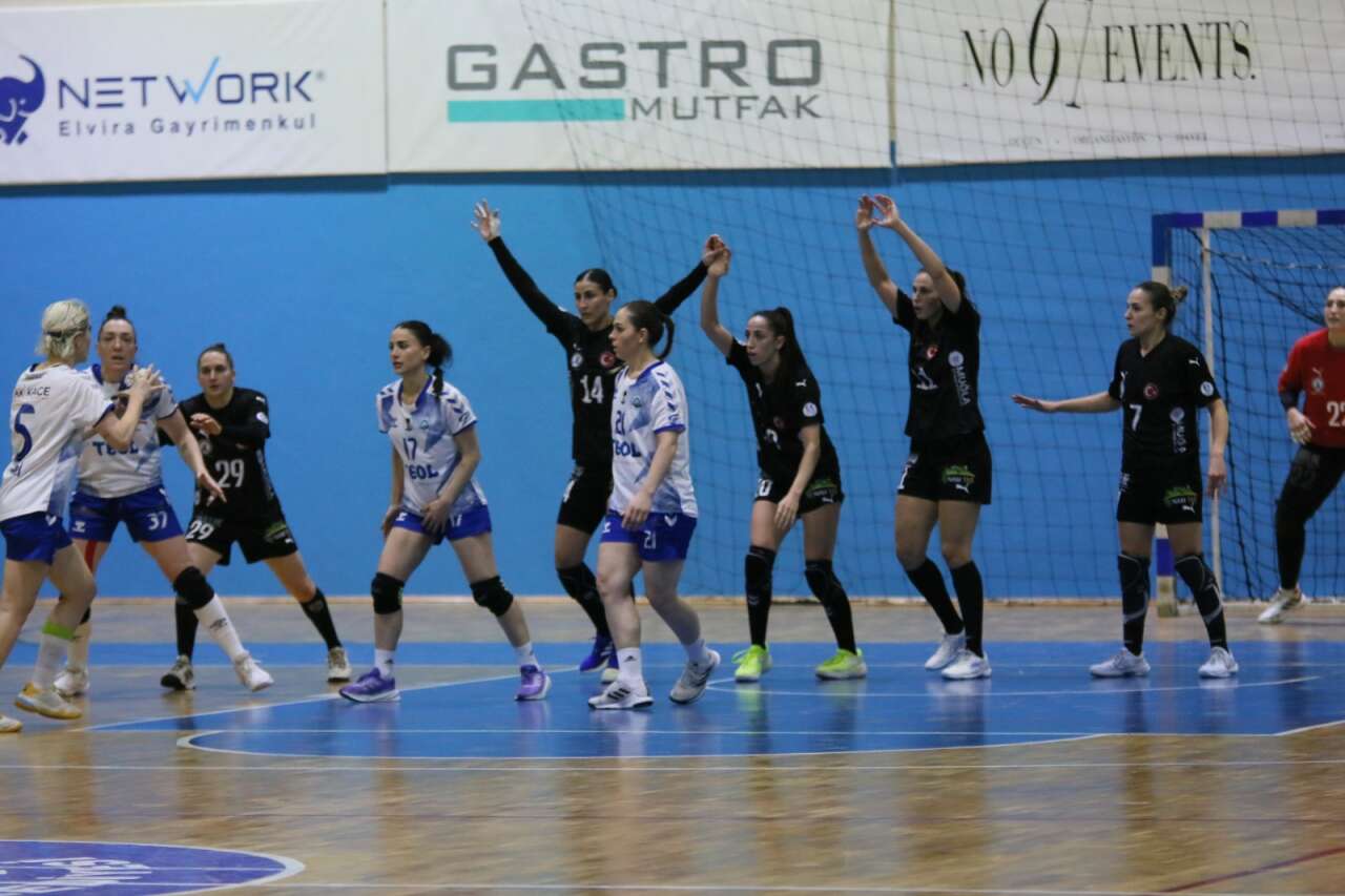 Armada Praxis Yalıkavak, Evinde Hata Yapmadı: Ortahisar Engelini 28-26 ile Aştı 8